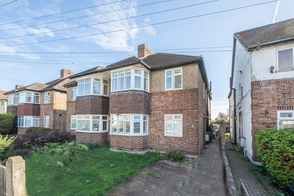 Property photo 3 of 12