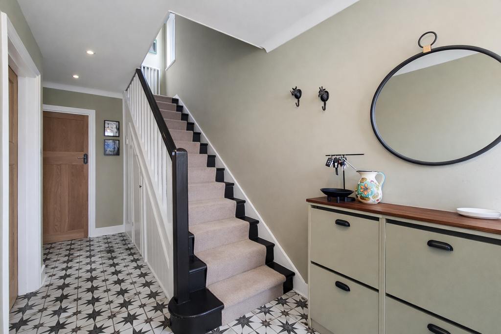 Property photo 3 of 27