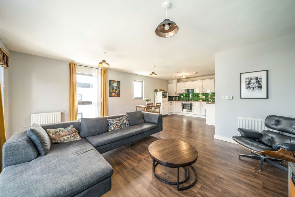 Property photo 2 of 6