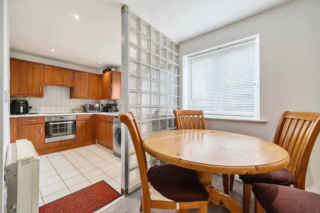 Property photo 3 of 18 Dining Area