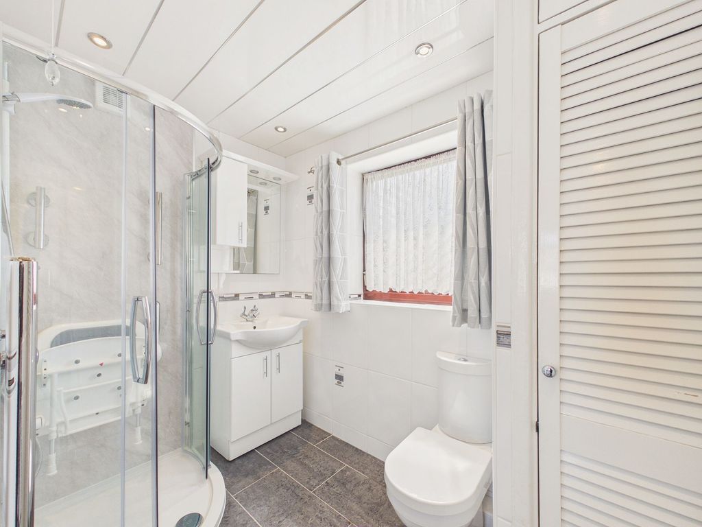 Property photo 3 of 13 Shower Room