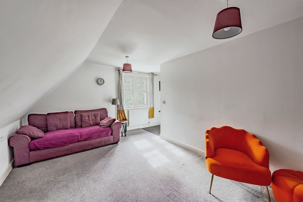 Property photo 3 of 18 Kitchen/Living Room