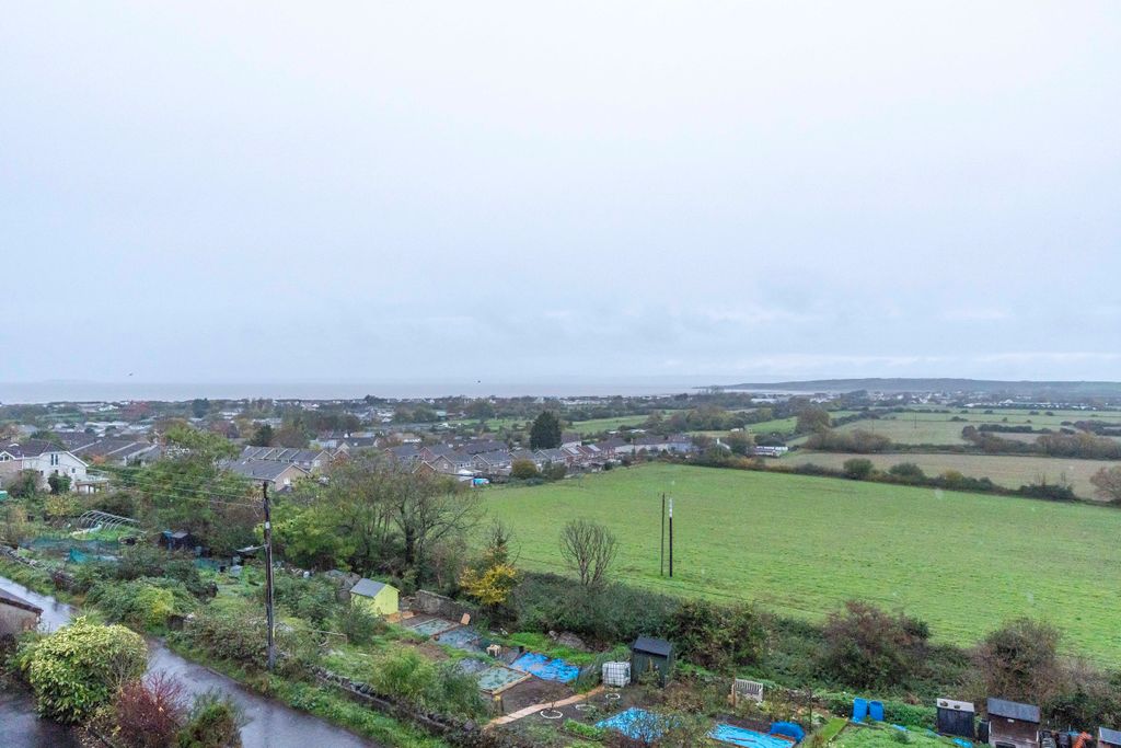 Property photo 2 of 26 Photo 11