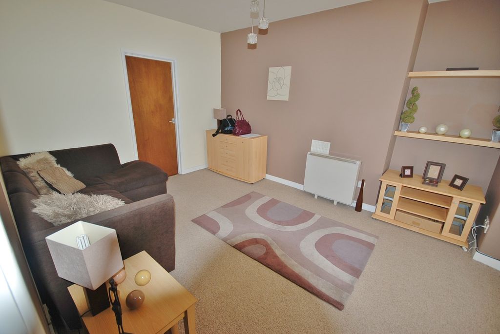 Property photo 1 of 2