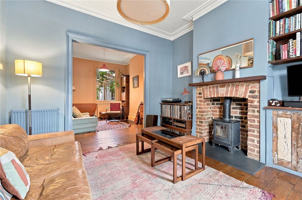 Property photo 2 of 31 Picture No. 13