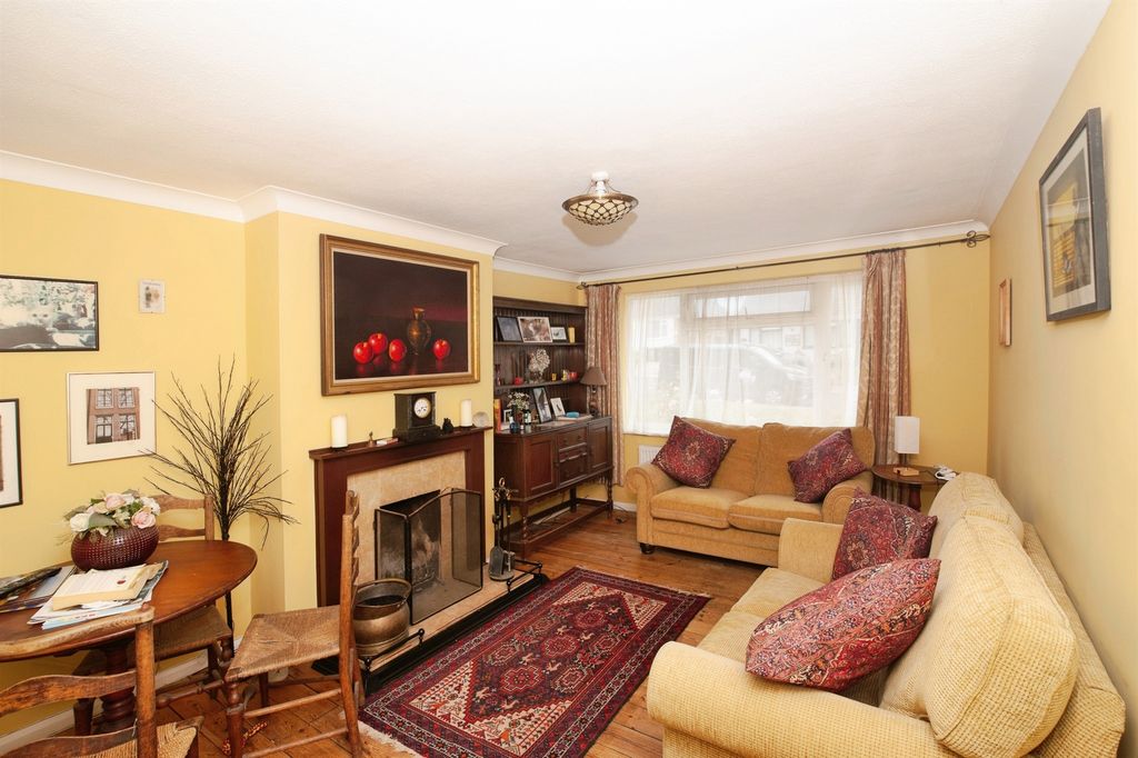 Property photo 2 of 12