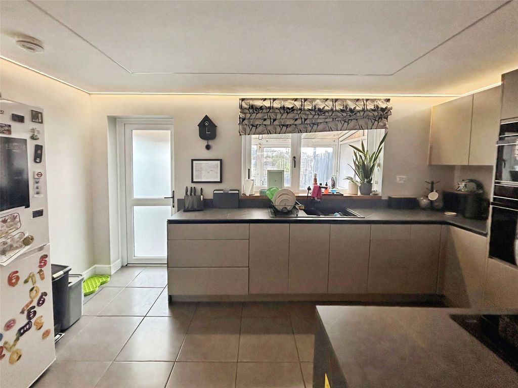 Property photo 2 of 15 Picture No. 48