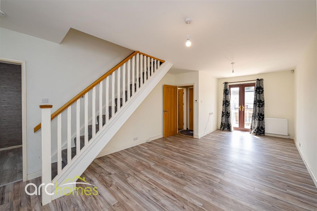 Property photo 2 of 18 Wigan-6.Jpg