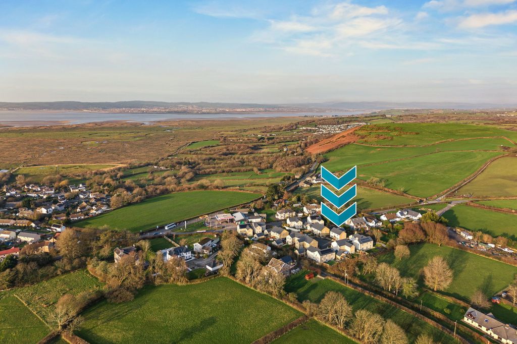 Property photo 2 of 34