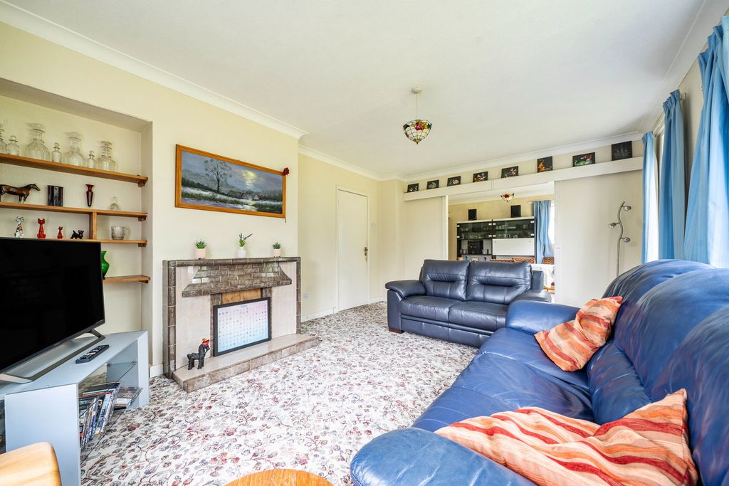 Property photo 3 of 17