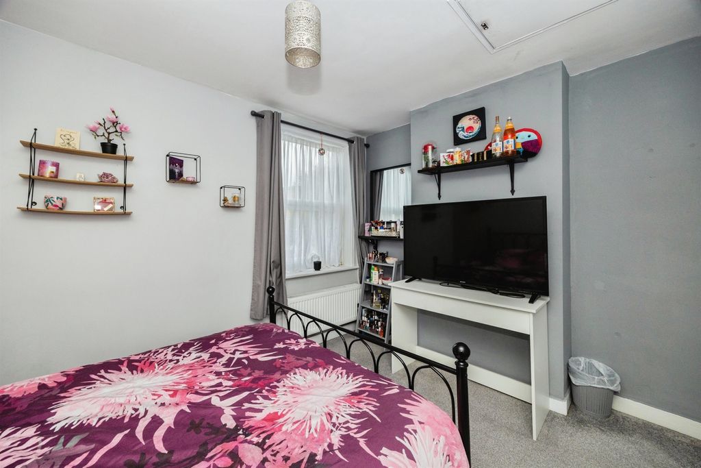 Property photo 2 of 13
