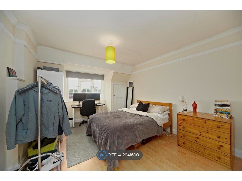 Property photo 3 of 9 Bedroom 1