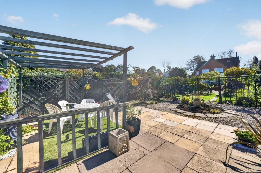 Property photo 2 of 34