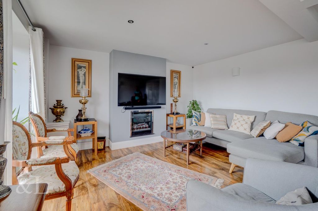 Property photo 3 of 16 B (16).Jpg