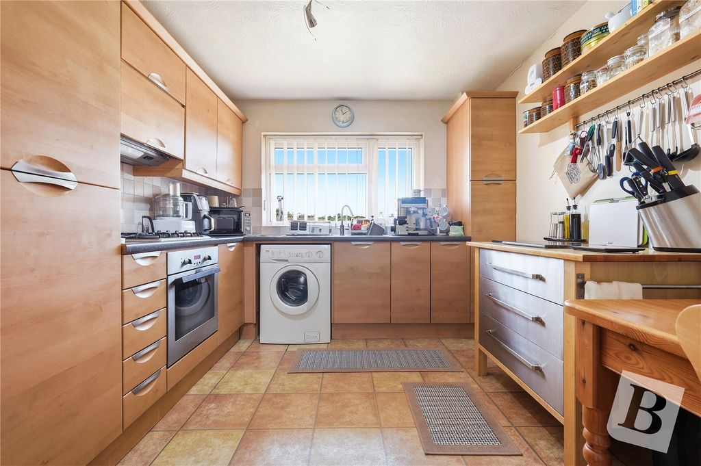 Property photo 2 of 14 Kitchen