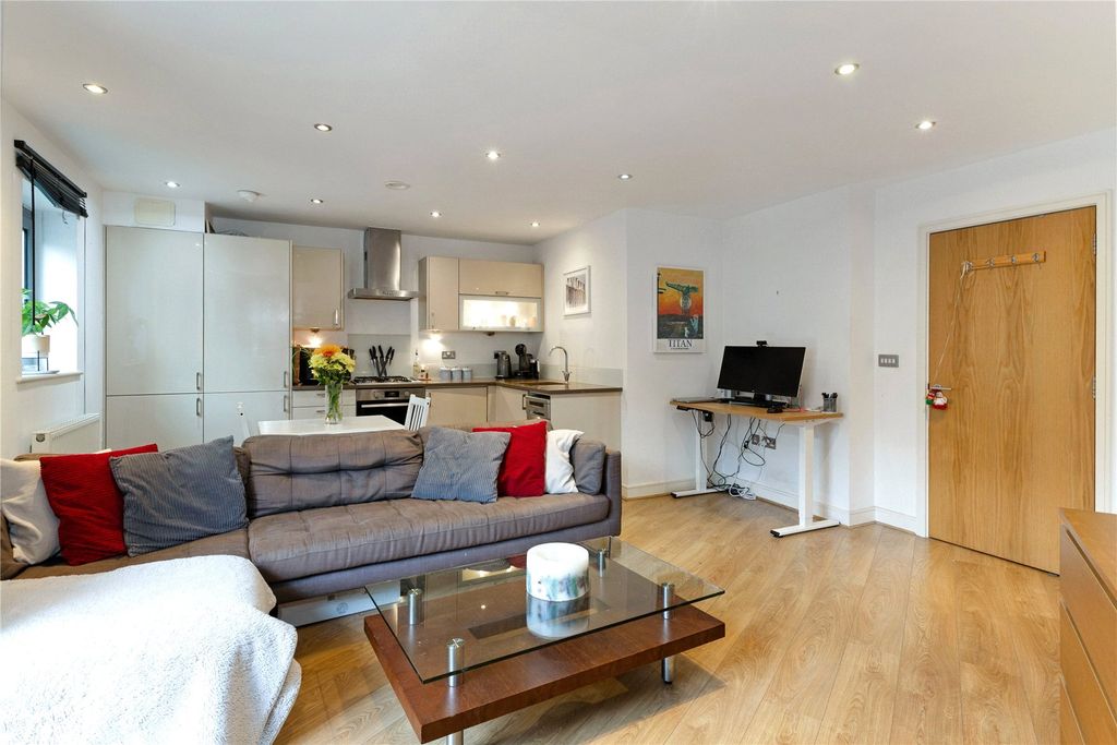 Property photo 2 of 14 Picture No. 06