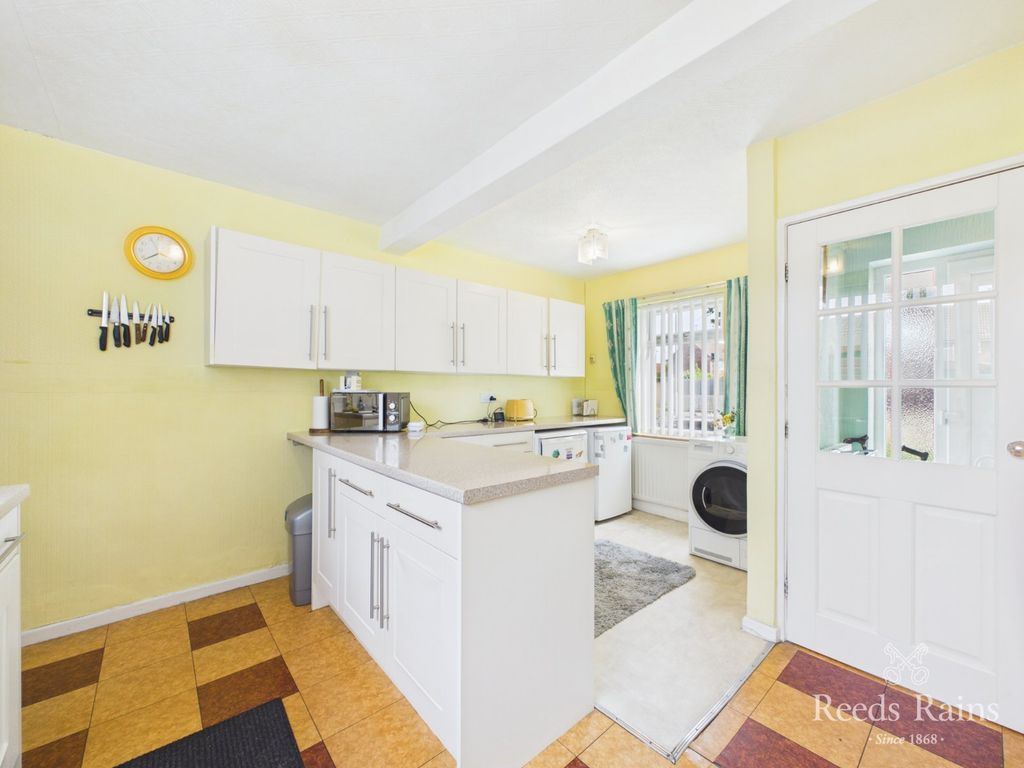 Property photo 3 of 16 Breakfast Kitchen
