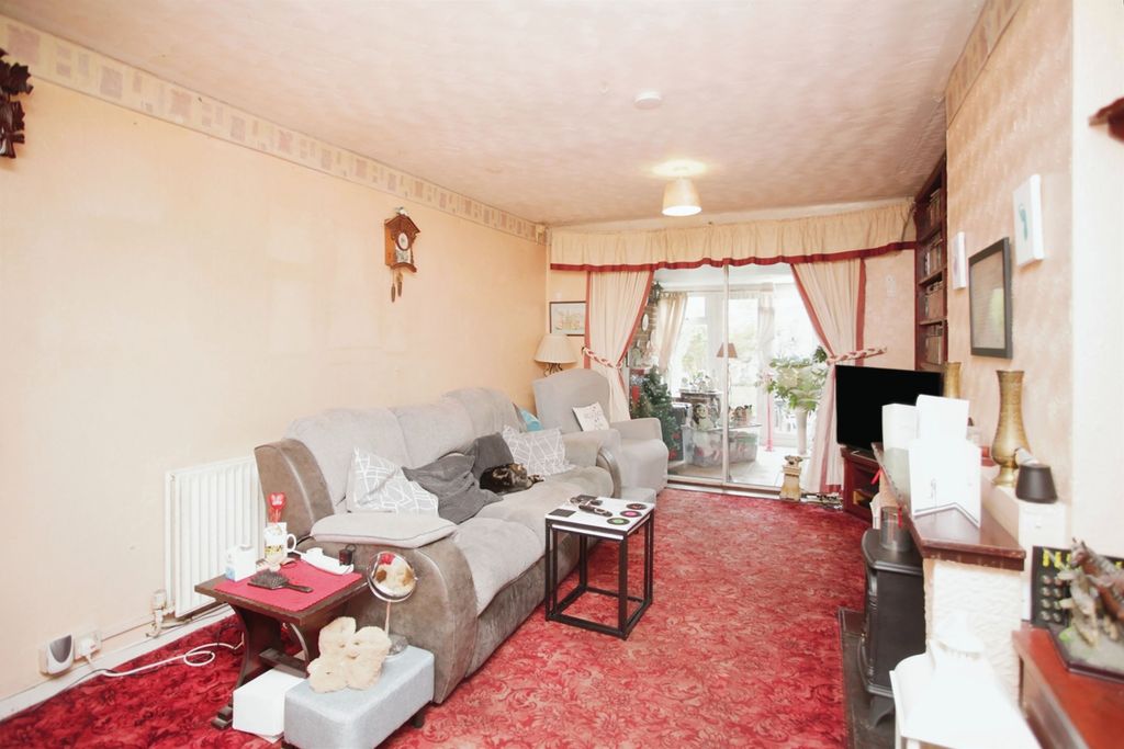 Property photo 2 of 13