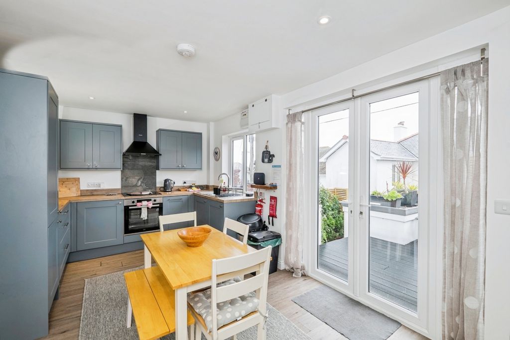 Property photo 3 of 18 Kitchen/Diner