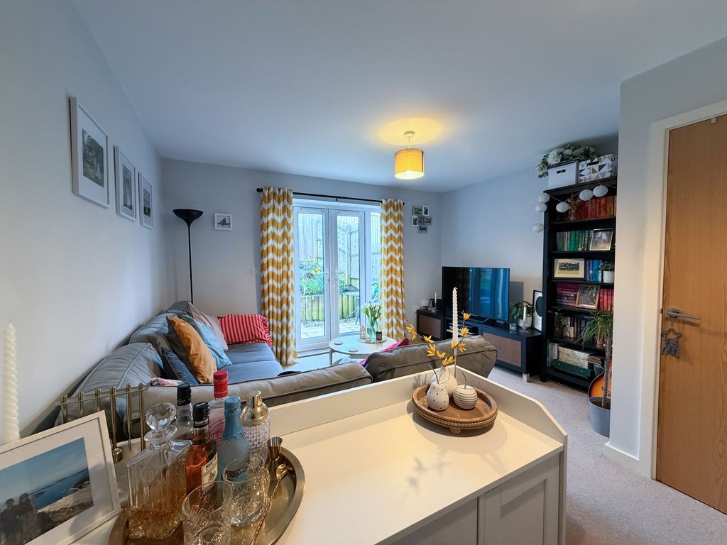 Property photo 3 of 14 Living Room