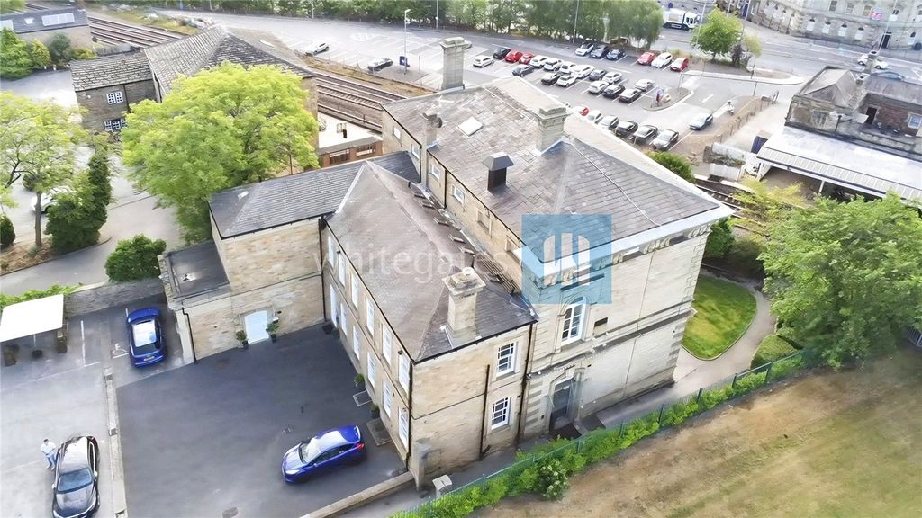 Property photo 2 of 13 Picture No. 15