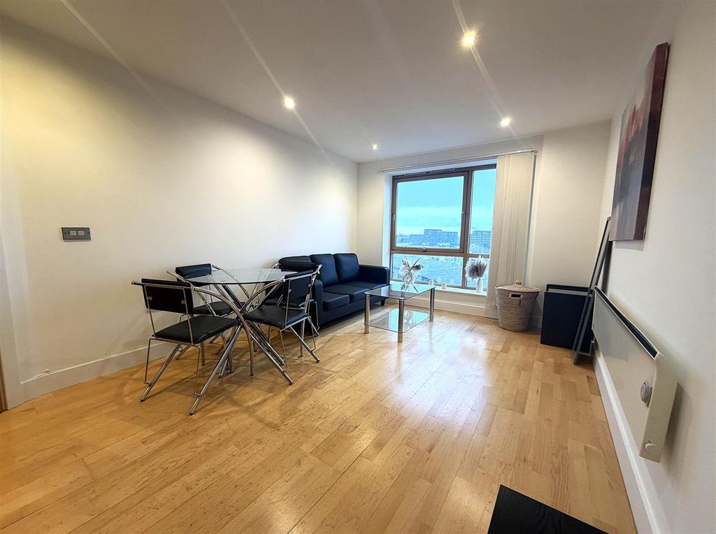 Property photo 2 of 9 Living Room 3.Jpeg