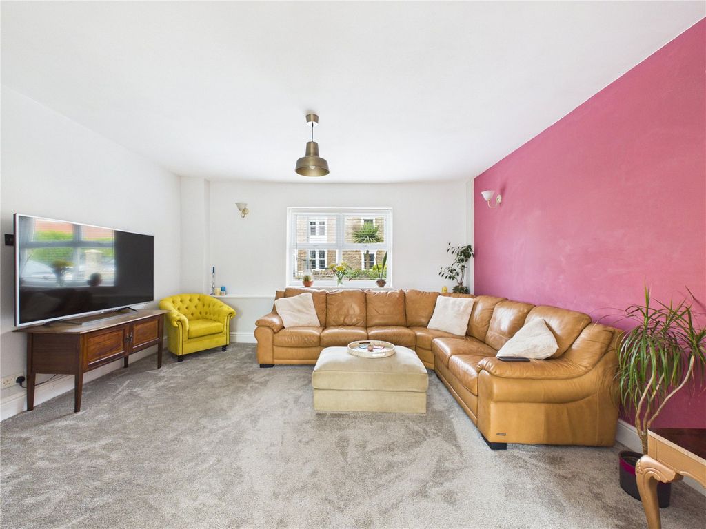 Property photo 1 of 34 Picture No. 94