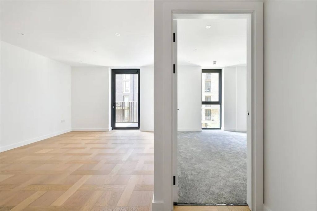 Property photo 3 of 10 Gallery