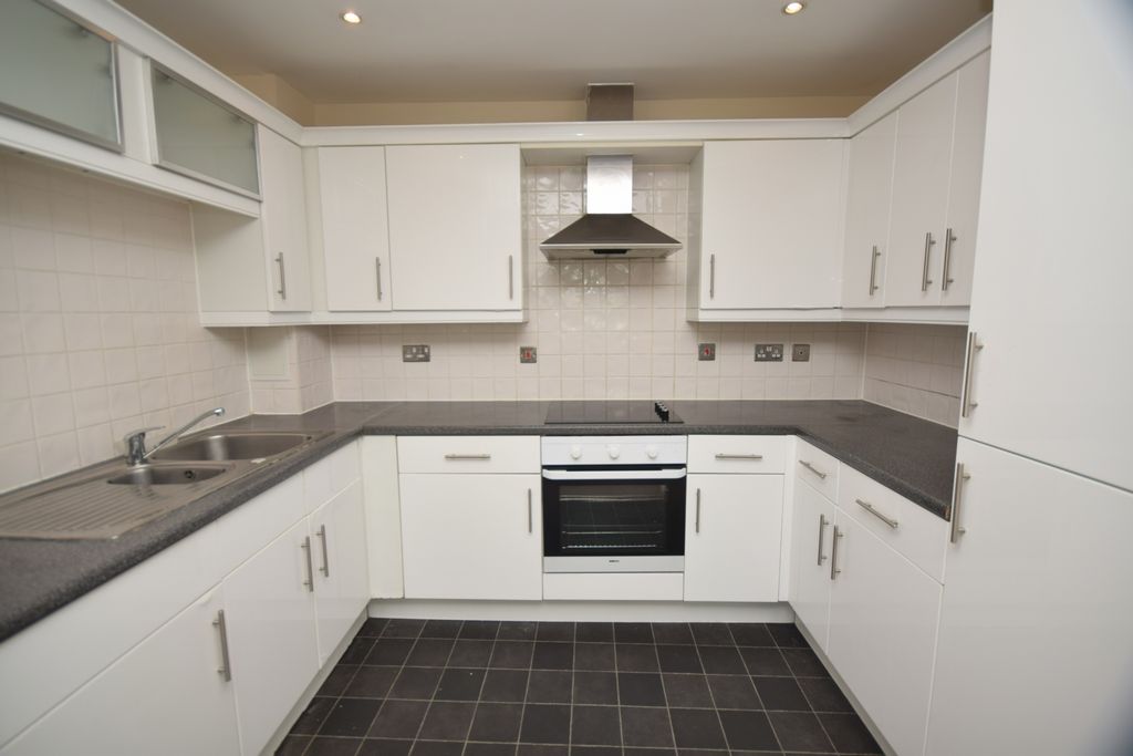 Property photo 2 of 7 Kitchen