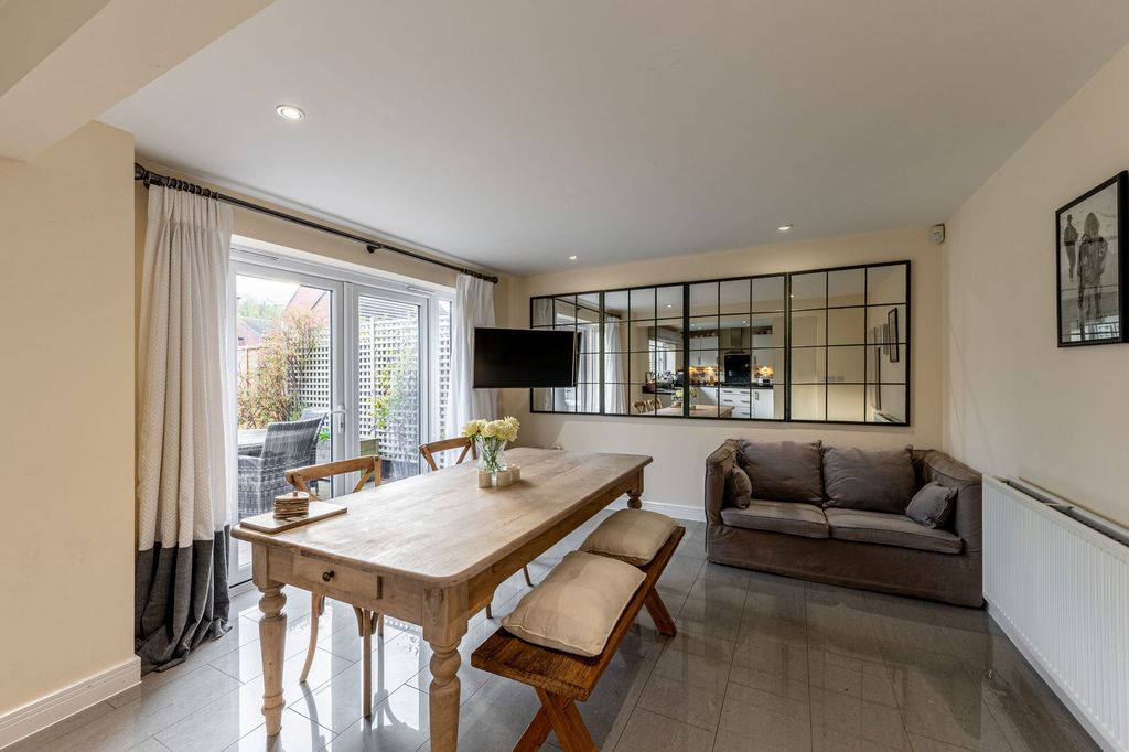 Property photo 2 of 25