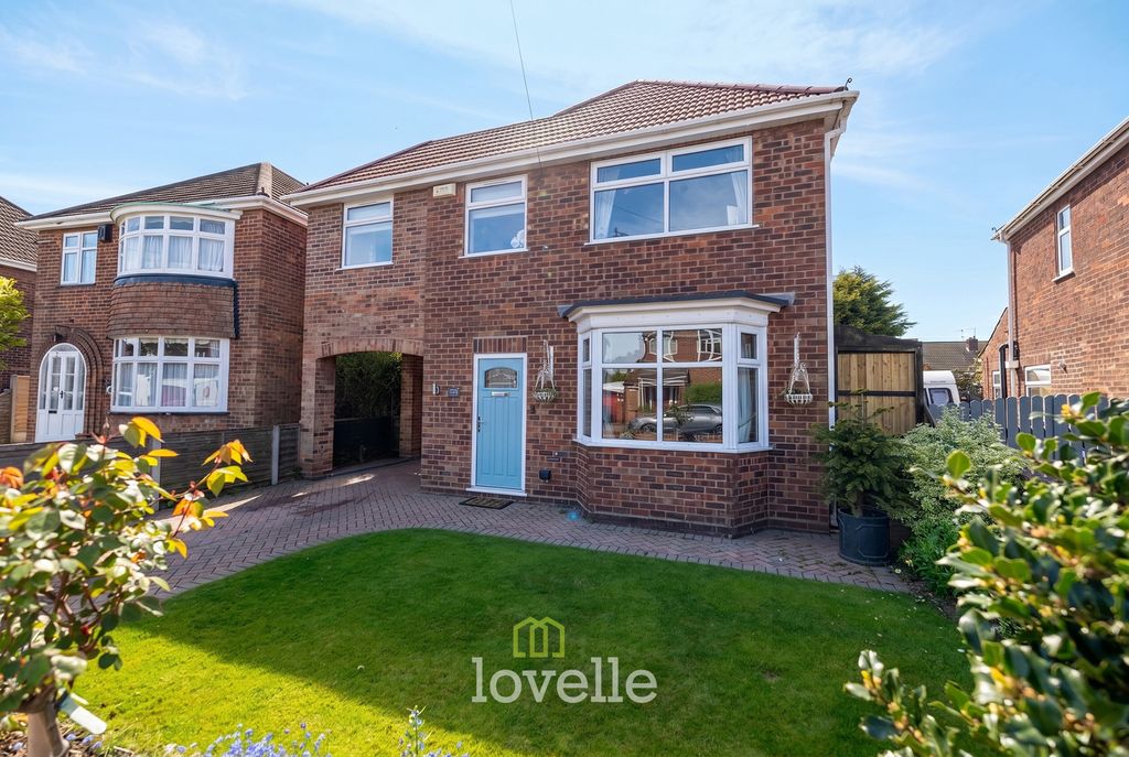 Property photo 1 of 33