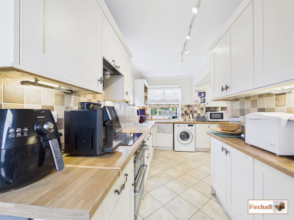 Property photo 2 of 24 Kitchen / Diner