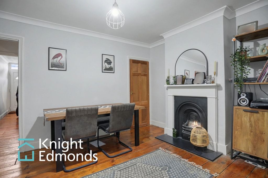 Property photo 2 of 24