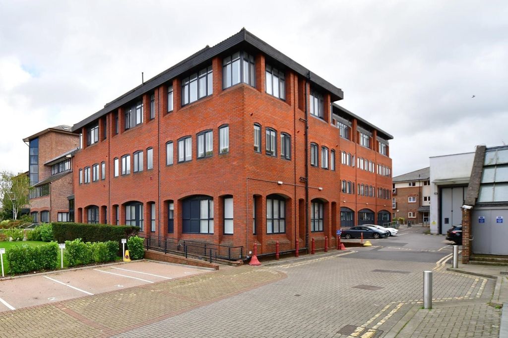 Property photo 1 of 8 901F2R9H