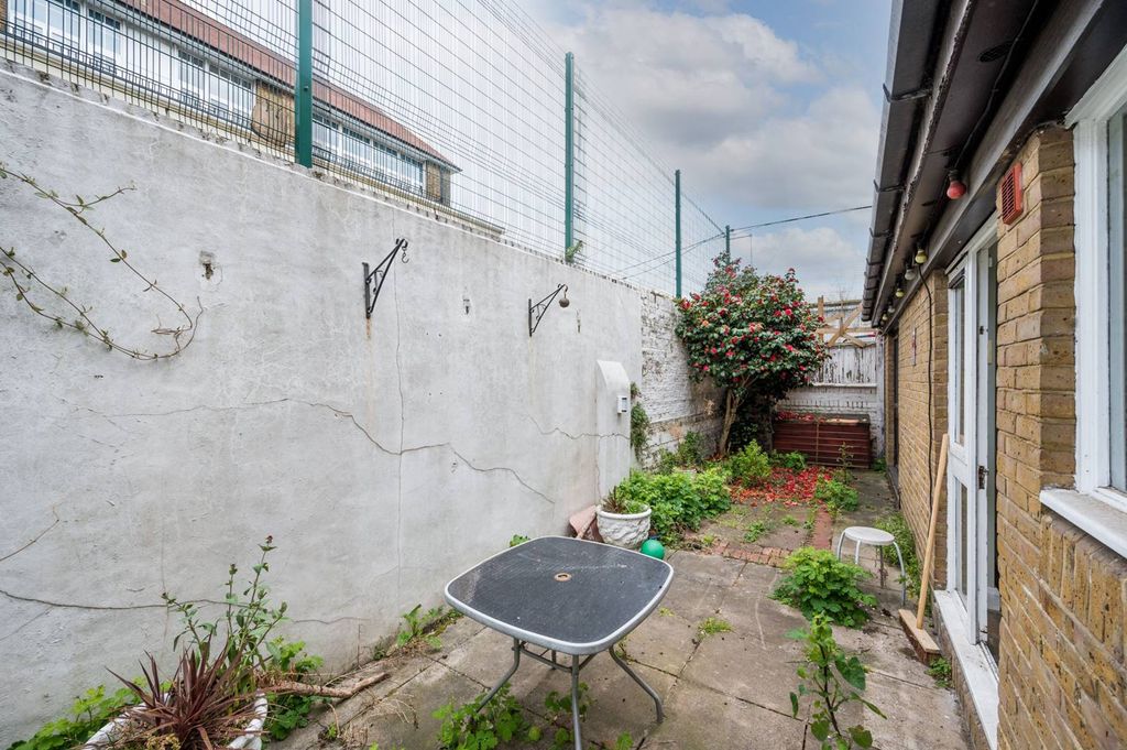 Property photo 3 of 8