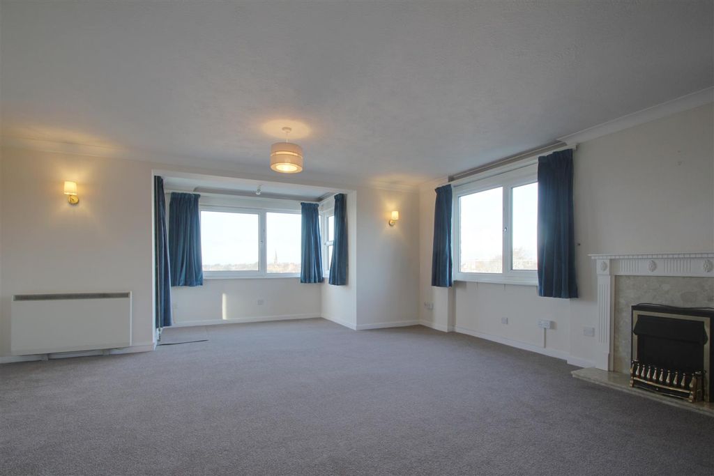 Property photo 2 of 14 Lounge Diner