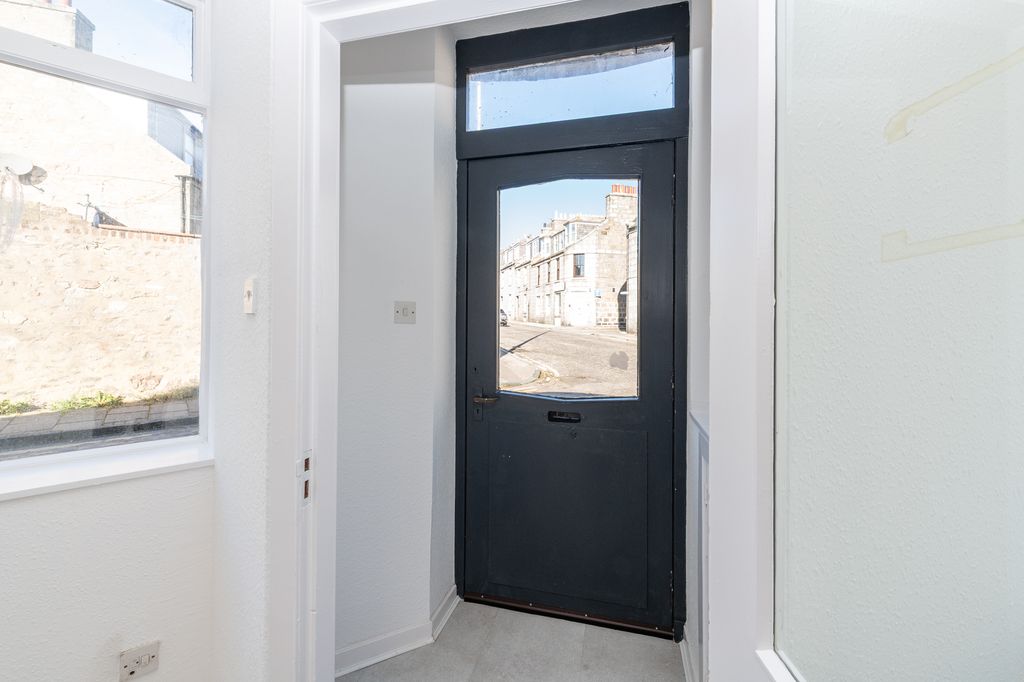 Property photo 3 of 26