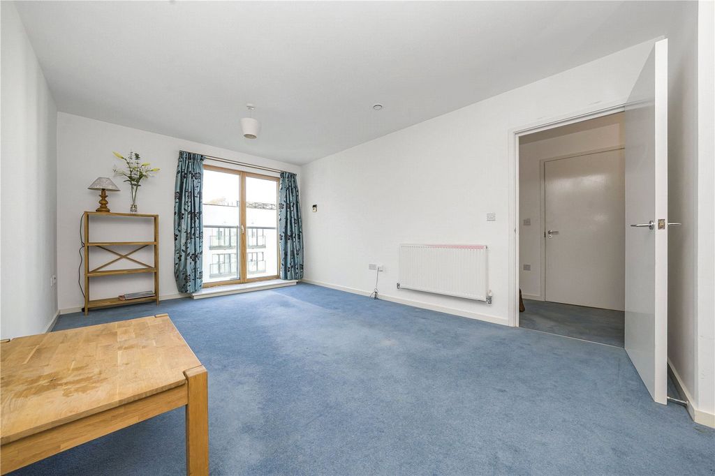 Property photo 2 of 12 Picture No. 17