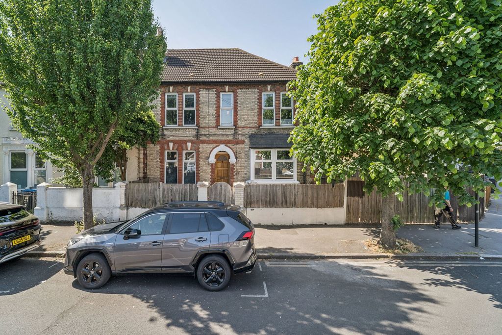 Property photo 1 of 22