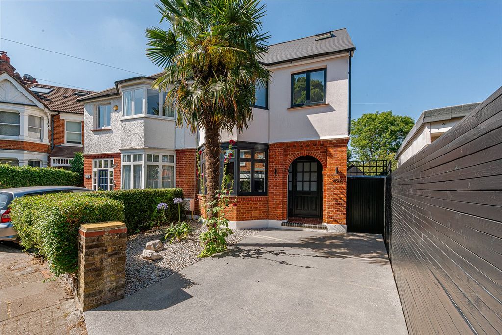 Property photo 3 of 25 Picture No. 57