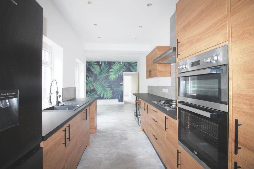 Property photo 3 of 15 Kitchen