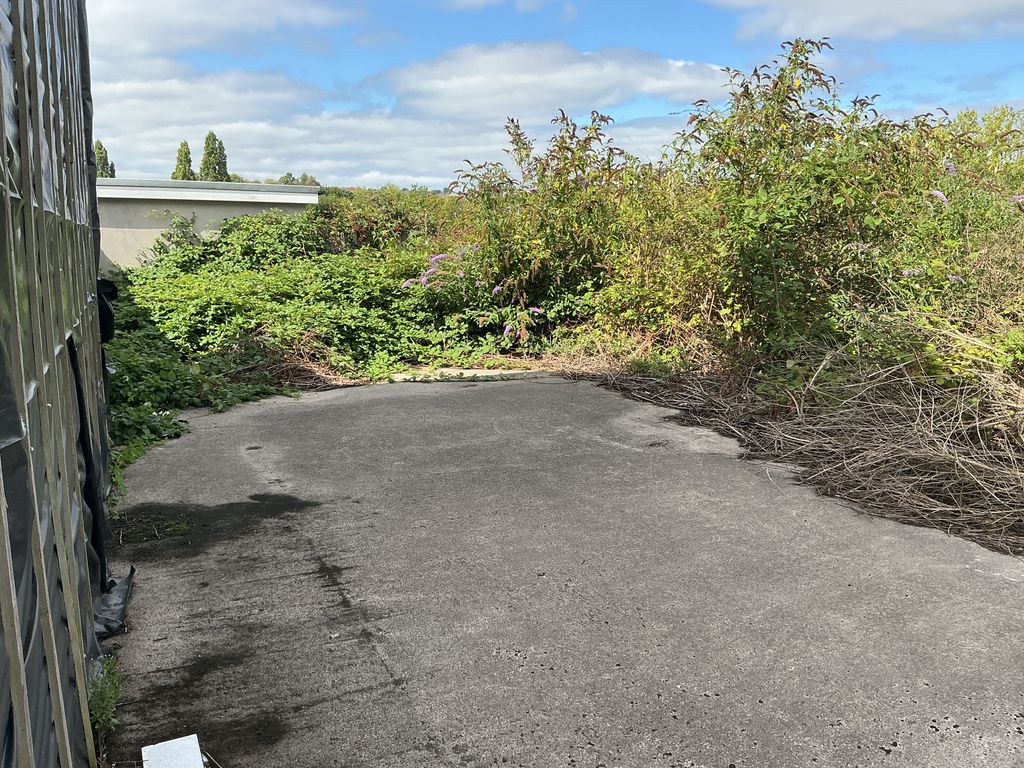 Property photo 2 of 7