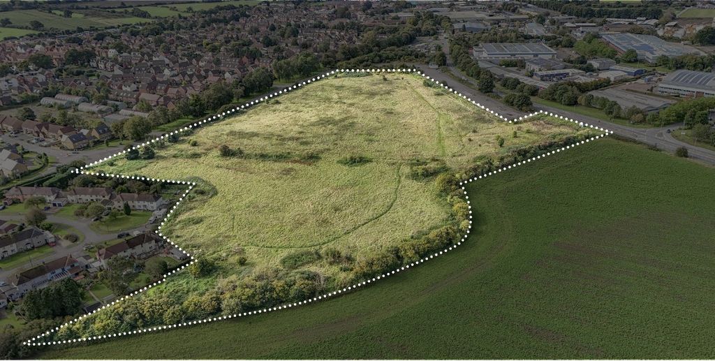 Property photo 1 of 4 HD2637 Moonraker Bp Devizesaerial Id 23427.Jpg