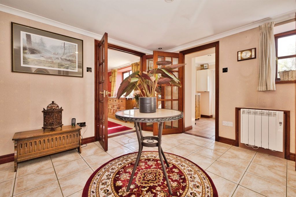 Property photo 2 of 20