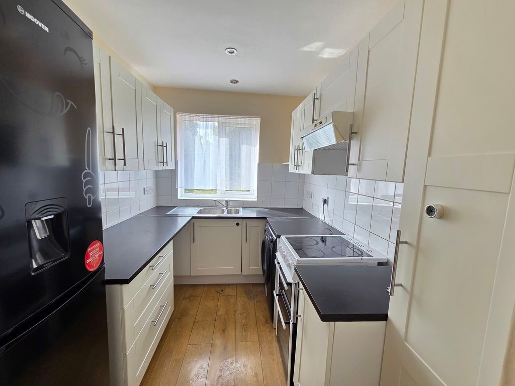 Property photo 2 of 14 Kitchen