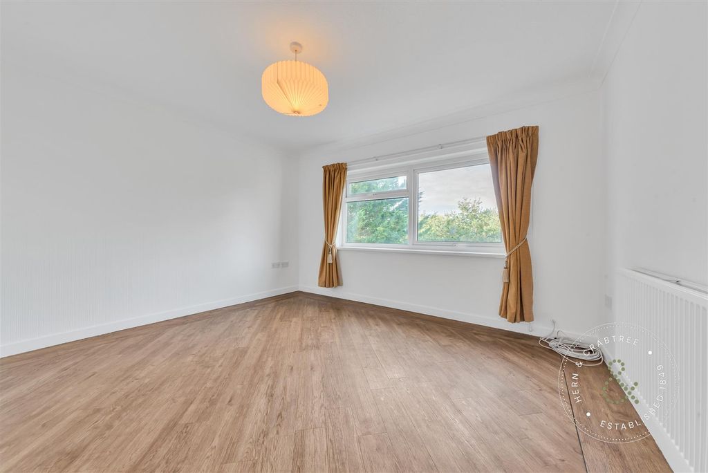 Property photo 3 of 25 Tudor-Court-03.Jpg