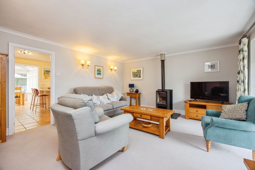 Property photo 3 of 20 Pbox-Img.Jpg