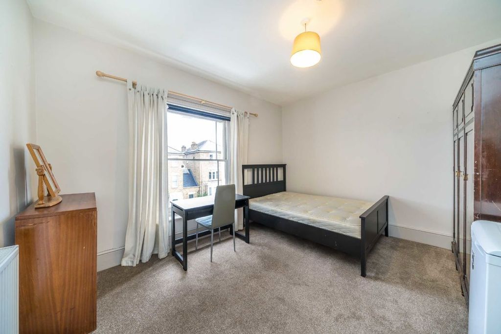 Property photo 3 of 6