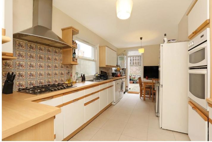 Property photo 3 of 9