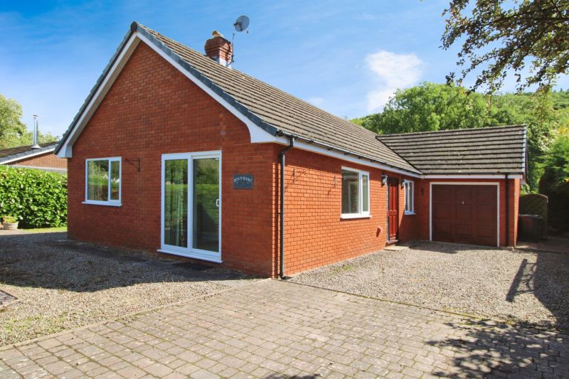 Property photo 1 of 10 3 Bedroom Detached Bungalow